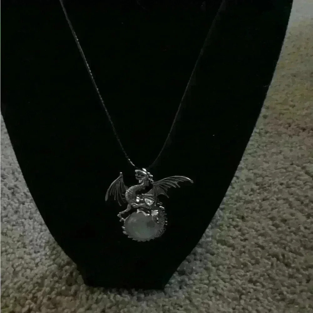 Dragon pendant with stone - necklace - Picture 3 of 6